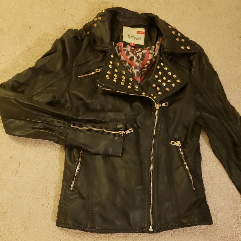 Faux leather feshion black jacket.